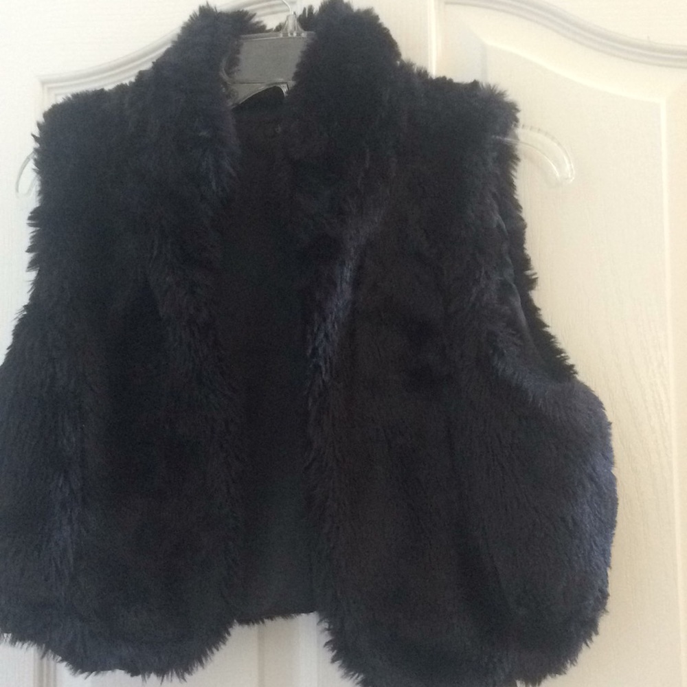 FINAL MARKDOWN Girls Daisy Fuentes Faux Fur Vest Large